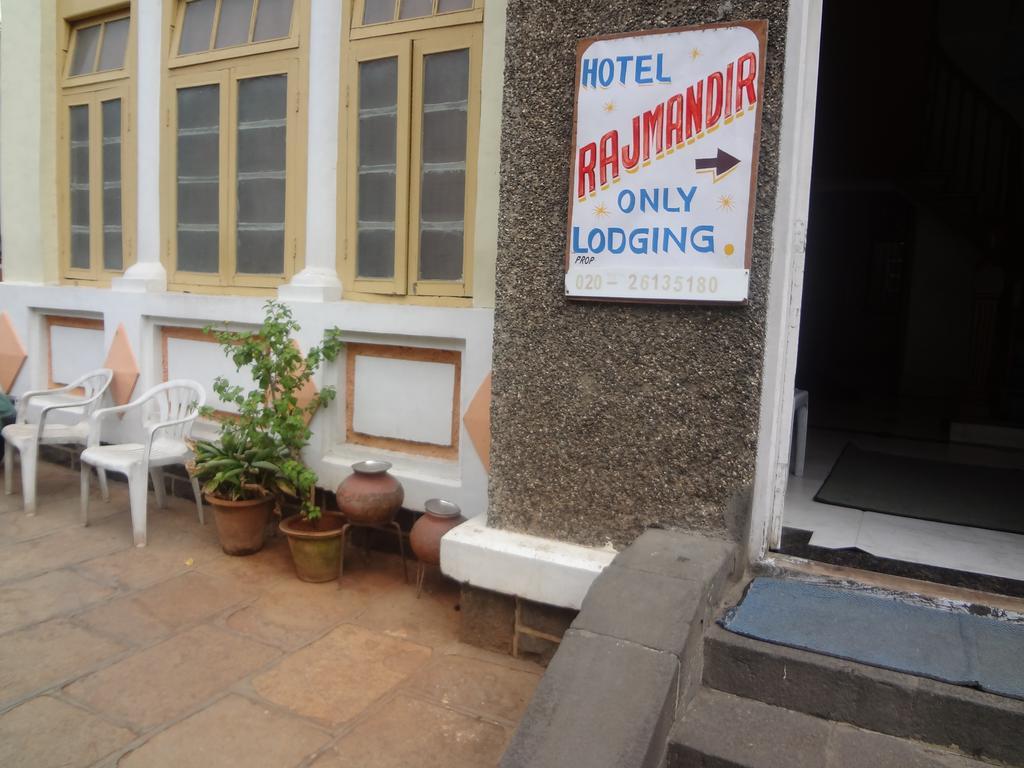 Hotel Rajmandir Pune Bagian luar foto